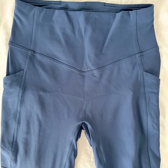 All the right places crop - Picture 3 of 4